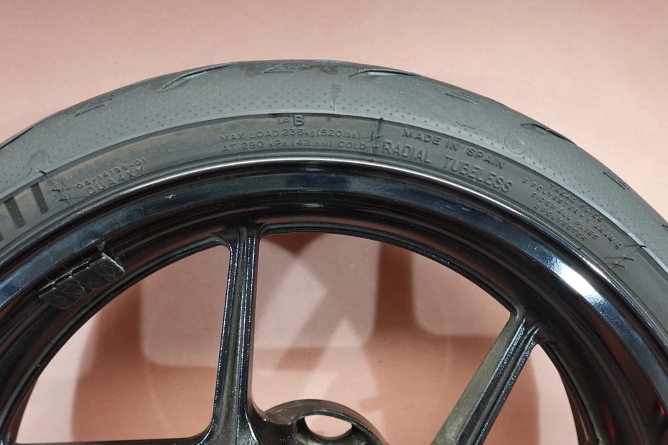 Llanta delantera Michelin 120/70 ZR17 2014-2016 Kawasaki Ninja 1000 ZX1000 Foto 3 de 4