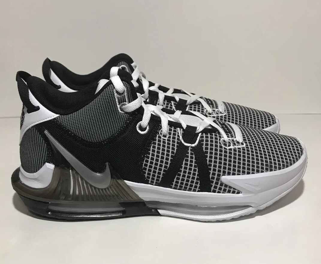 シューズ(男性用) NIKE LeBron Witness VII Amazon.com | Nike Lebron Men's Witness 7 Basketball Shoes