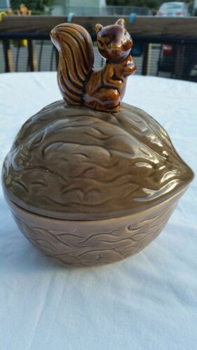 Vintage Ceramic Squirrel Walnut Acorn Candy Nut Dish Bowl Lid 7" x 6" Taiwan ROC - Picture 1 of 8