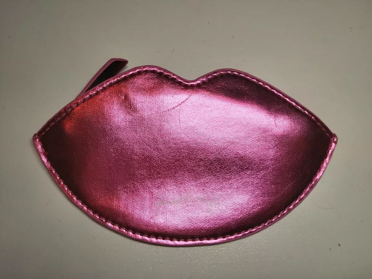 Kendall and kylie lip bag discount