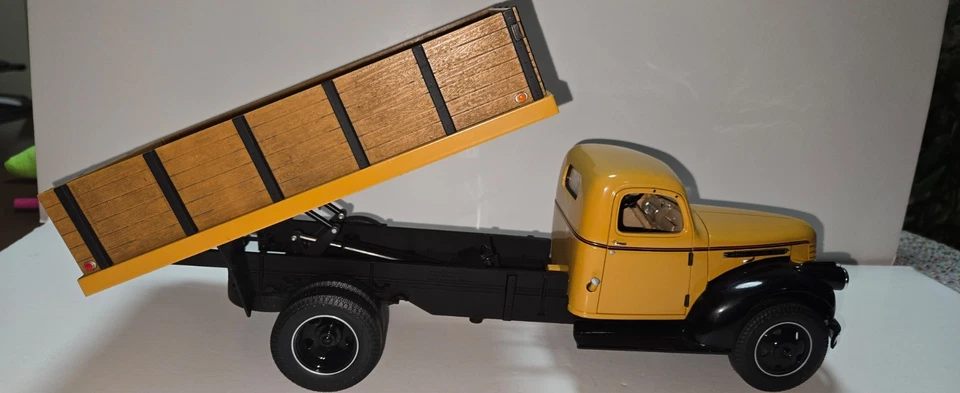 (NO BOX) 1941 Highway 61 1/16 Truck - Image 4 of 4