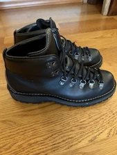 Danner Mountain Light II Men's Boots - Men’s Size 9 D Width  Style 30860