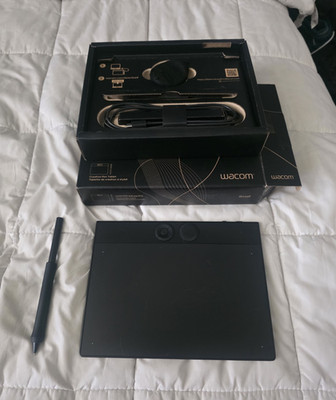 Wacom Intuos Pro Graphics Tablet, Creative Pen/Stylus & USB Cable