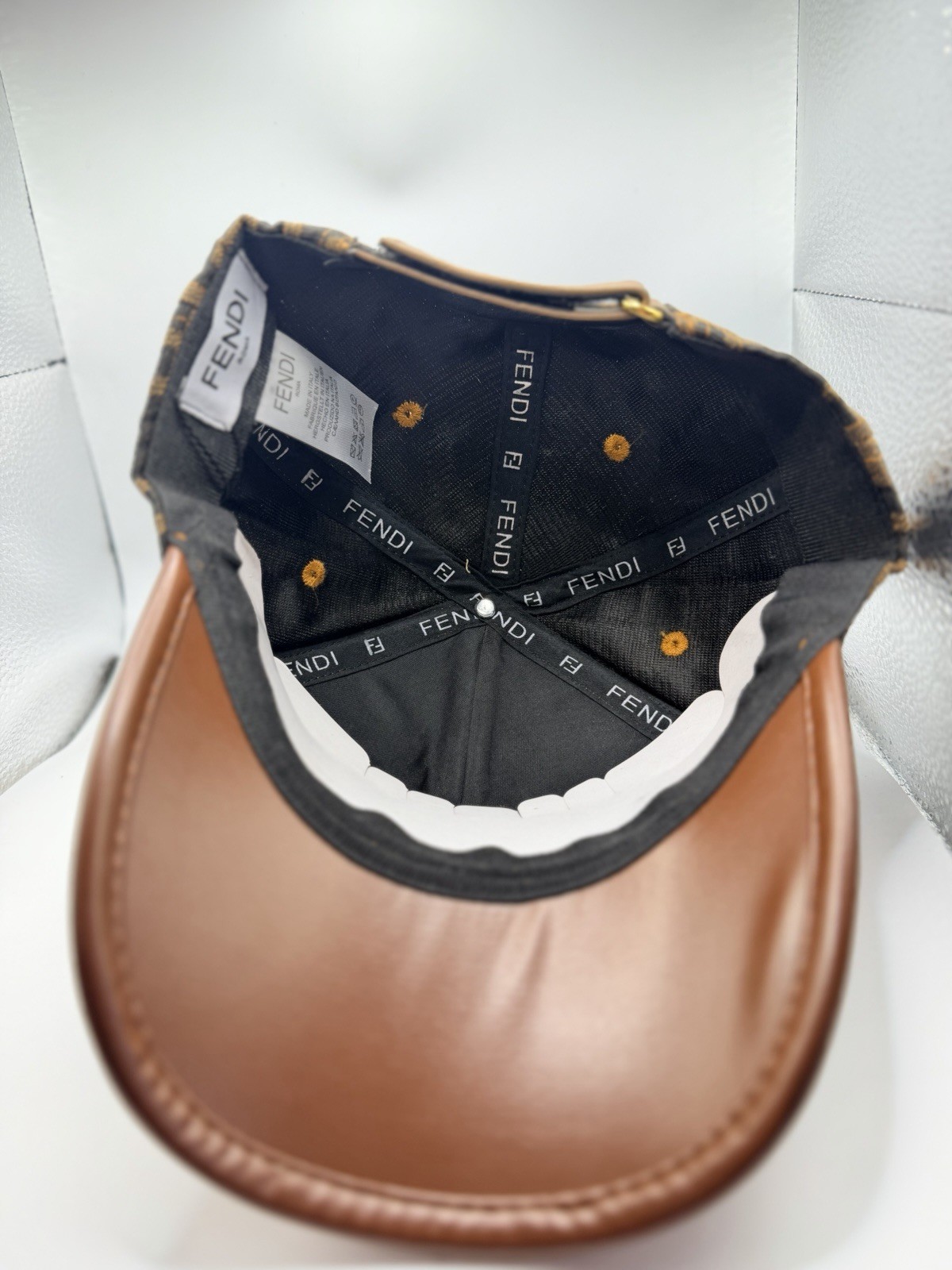 Fendi Cap Braun Schwarz – Logo Muster – verstellbar – Neu 4