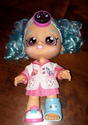  Tolle Kindi Kids Puppe  mit  Einhorn- Krankenwagen , Einhorn, und  Spielmatte
