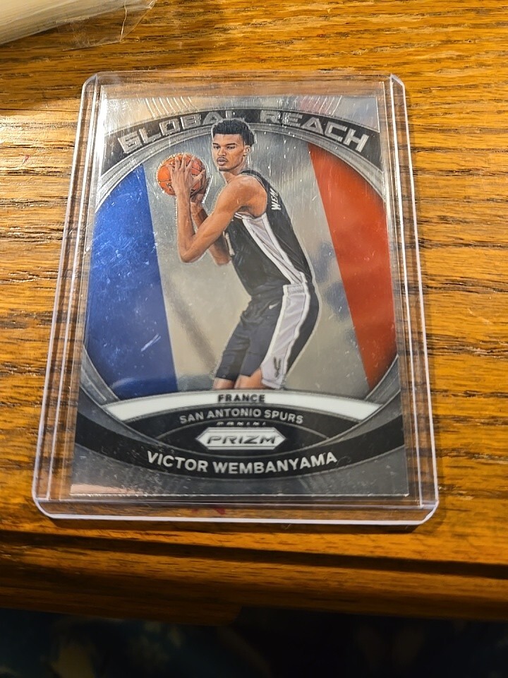 2023-24 Panini Prizm Victor Wembanyama #2 RC Rookie Global Reach Green