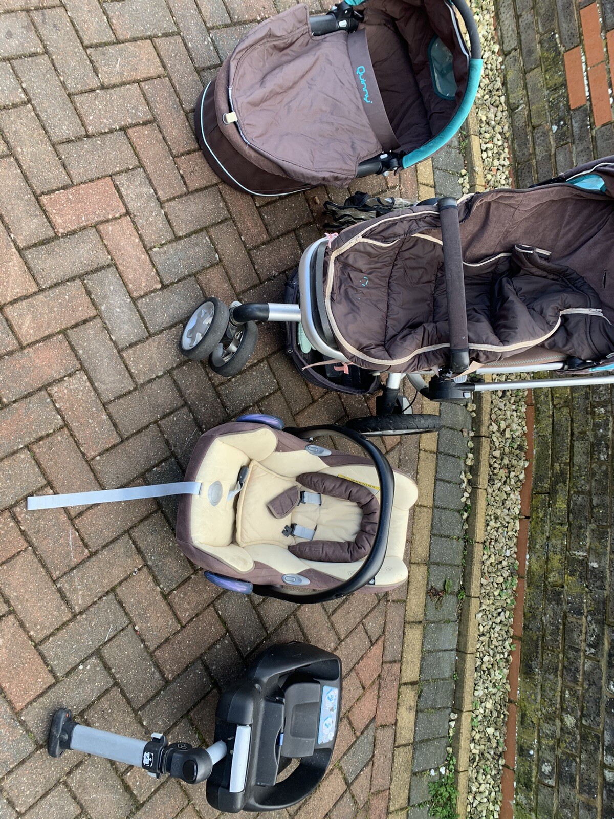Quinny Buzz Travel System Pushchair & Moses Basket And Car Baby Seat