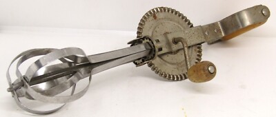 VINTAGE EKCO A&J HIGH SPEED SUPER CENTER DRIVE EGG BEATER HAND MIXER USA