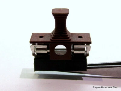 ENIGMA COMPONENT SHOP 20mm PCB Fuse Holder with Grip AND Fuse. Trusted UK Seller - Fast Dispatch.