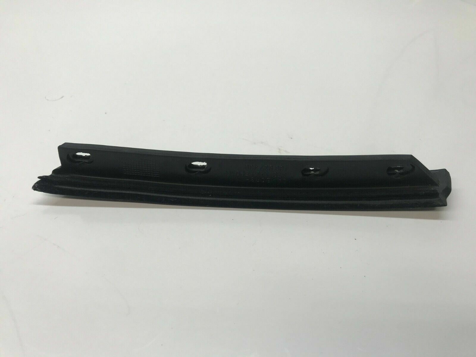 LAMBORGHINI GALLARDO DRIVER DOOR LEFT GUIDE WEATHERSTRIP SEAL OEM 400837439