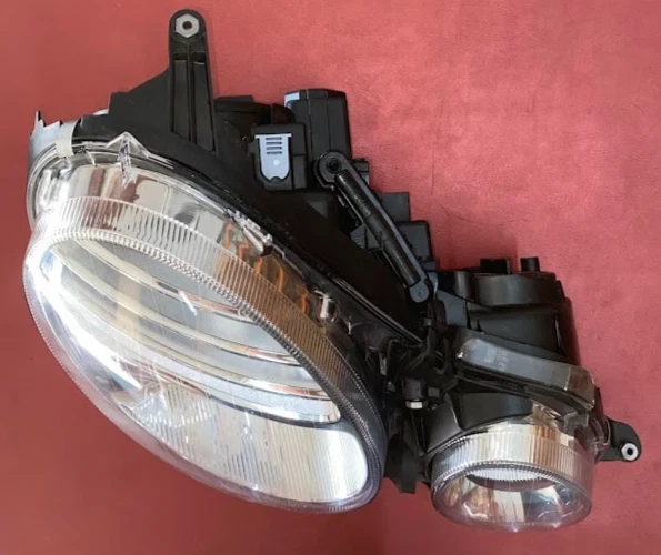 Mercedes-Benz RH Headlight Assembly - 211-820-34-61 - For MBZ E63AMG & More - Image 2 of 4