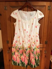 BEAUTIFUL WOMANS LIZ CLAIBORNE TULIP CAP SLEEVE DRESS SIZE 6 NWOT
