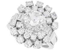 Anillo antiguo y vintage con racimo de diamantes y platino de 5,74 quilates