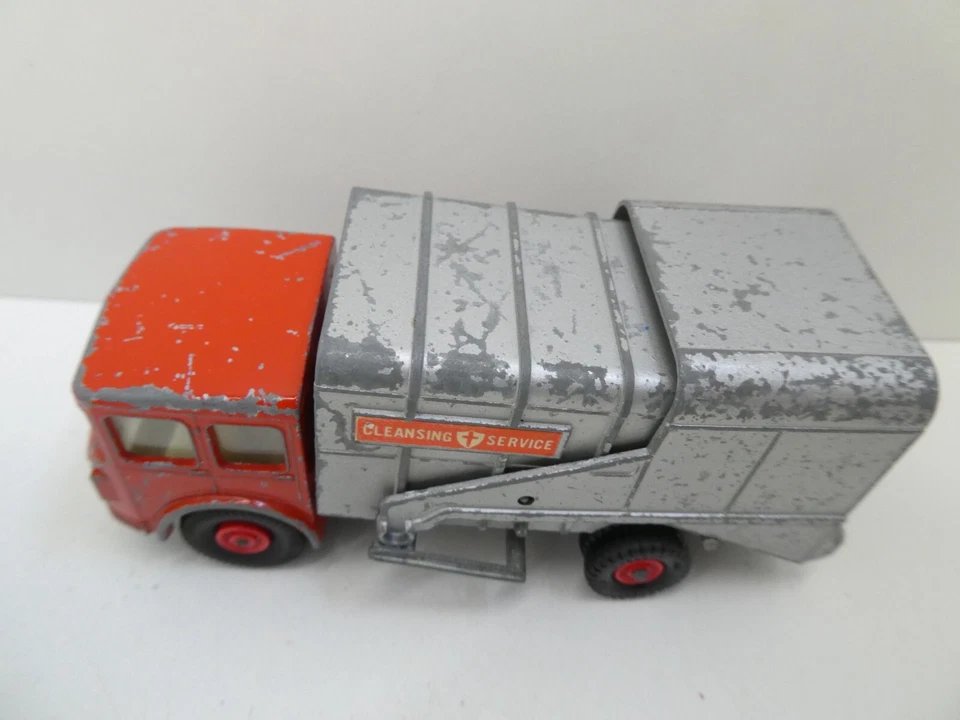 VINTAGE DIECAST LESNEY MATCHBOX GARBAGE REFUSE TRUCK KING SIZE - Image 2 of 4