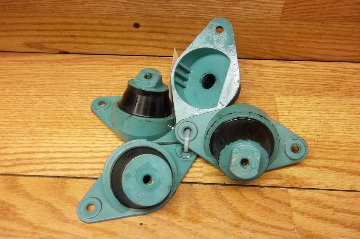 KAWASAKI STX 900 OEM Motor Mounts #21B246J | eBay