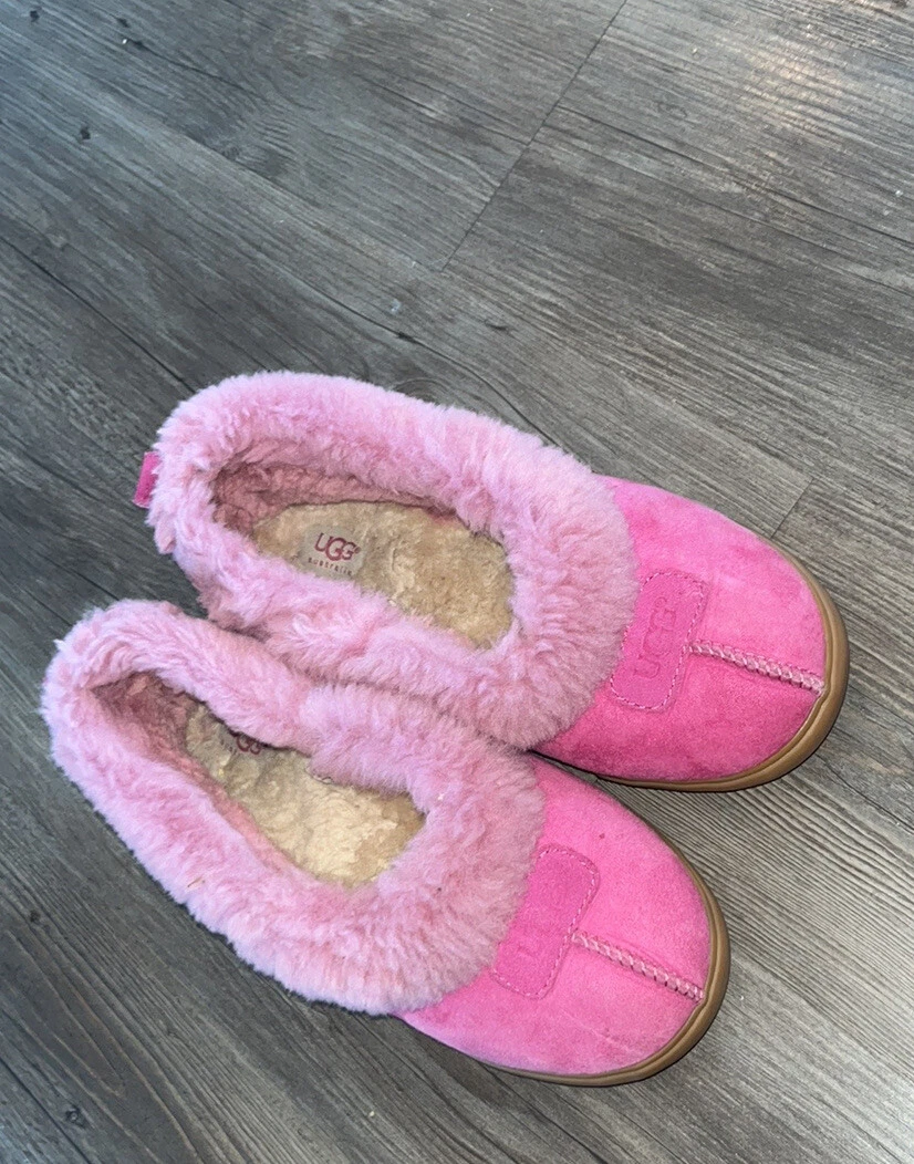 Pink ugg slippers size 9 sale
