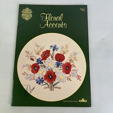 "FLORAL ACCENTS" Cross Stitch Booklet by GLORIA  PAT 1990 Book 71 Autographed