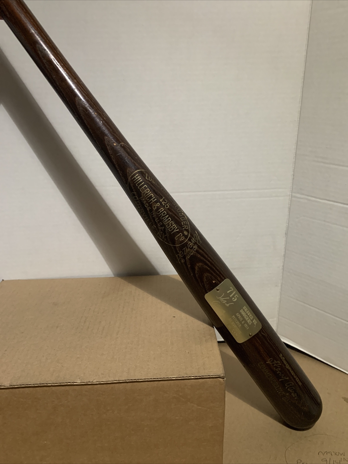 Hank Henry AARON 1974 Commemorative Baseball BAT 715 Braves Louisville