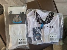 NEWCASTLE UNITED KIDS CASTORE SHORTS AND SOCKS SET Size JM  BNWT