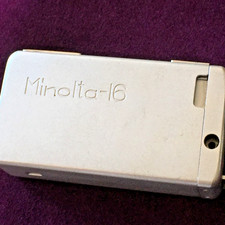 Minolta 16 Rokkor Subminiatur Mini Kamera mit Tasche --Vintage