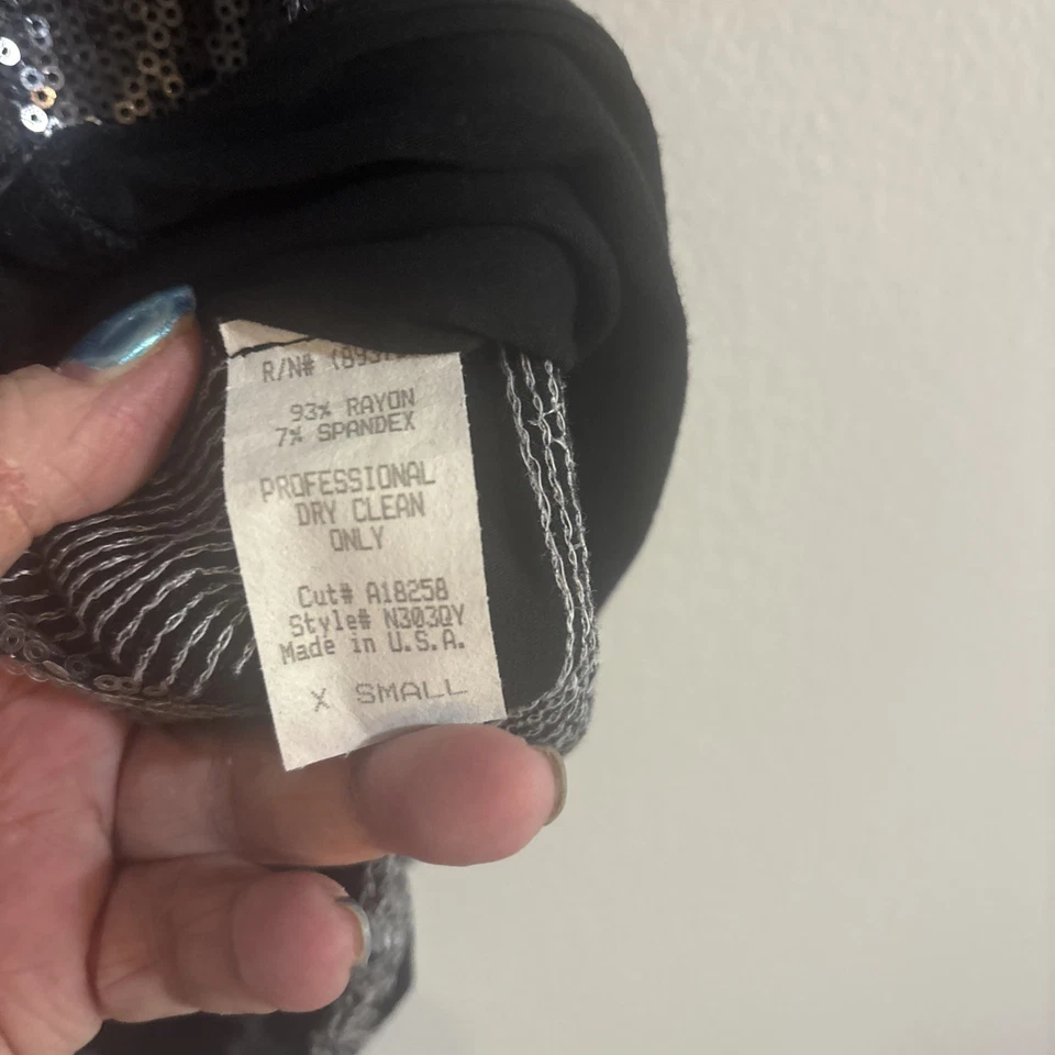 NWT Sky Brand Women’s XS Shirt Blue Sequin Top Blue Ombré Shirt Sleeveless - Image 4 of 4