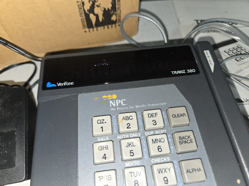 VeriFone Tranz 380 Credit Card Reader in Original Box - AC Power Supply, Guide - Image 4 of 4
