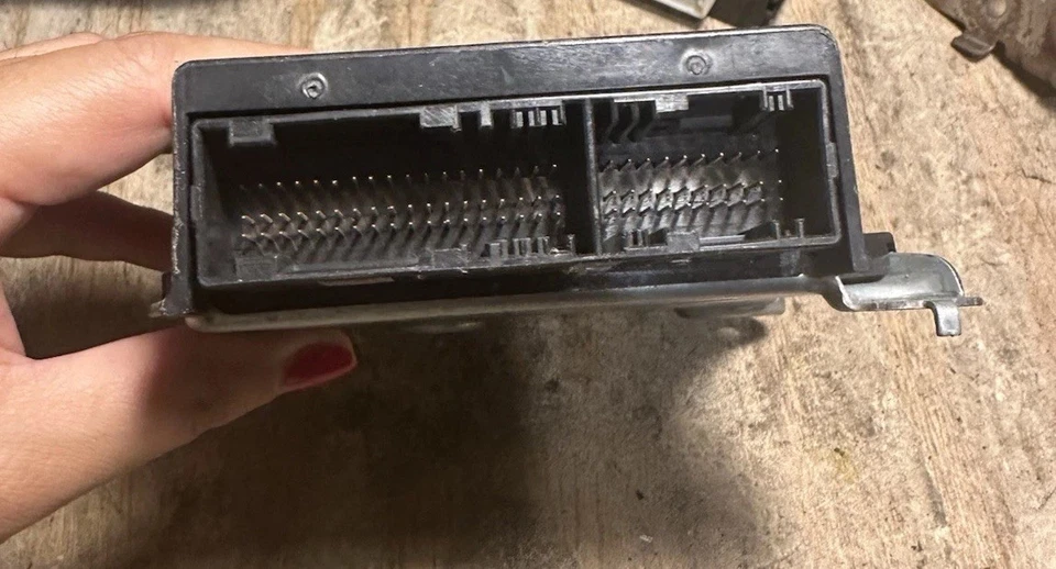 2014-2020 DODGE CARAVAN Restraint Control OEM Chrysler Town & Country - Image 3 of 4