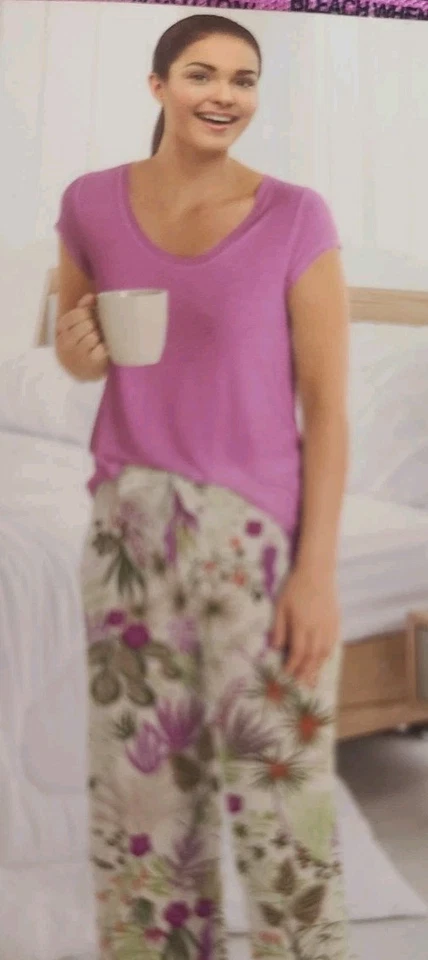 Nuevo con etiquetas Conjunto de pijama capri refrescante de 2 piezas cuello en V azul floral talla S en paquete Foto 3 de 4