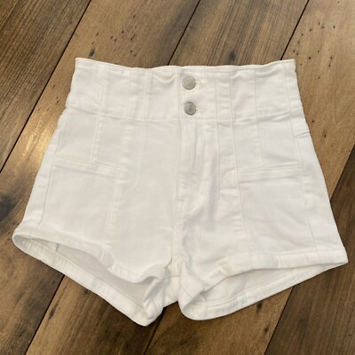 We The Free White Zipped With Two Buttons Shorts Size 25  (Small)..