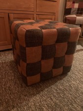 Splendido poggiapiedi Harris in tweed e pelle cubo
