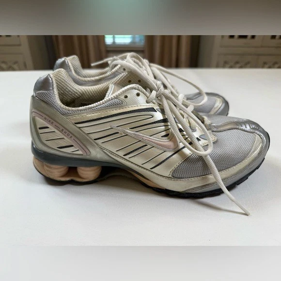 RARO Nike Vintage Shox Blanco Rosa Plata Para Mujer EE. UU. Talla 9.5 2005 Zapatos para Correr Foto 3 de 4