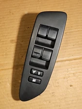 TOYOTA AURIS  2.0 5DR DRIVERIDE FWINDOW SWITCH 74231-02550 IN GOOD CONDITION 