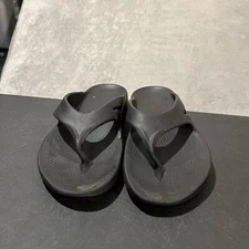 OOFOS OOriginal Sandal Men's 10 Black Thong Flip Flops Recovery Sandals
