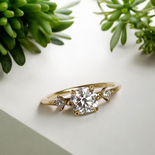 Anello di Fidanzamento 1,20 Ct IGI Coltivato in Laboratorio Diamante Taglio Tondo Oro Giallo 18K - Foto 5 di 16