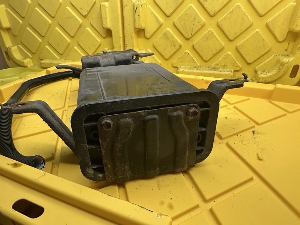 Toyota 4Runner Evap 2001-2002 bote de combustible gasolina caja carbón 77740-35482 OEM Foto 3 de 4