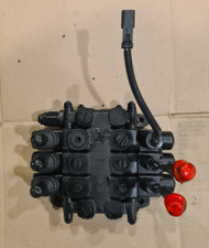 PARKER ALTEC Hydraulic Control Pilot Operated 3 Spool Valve