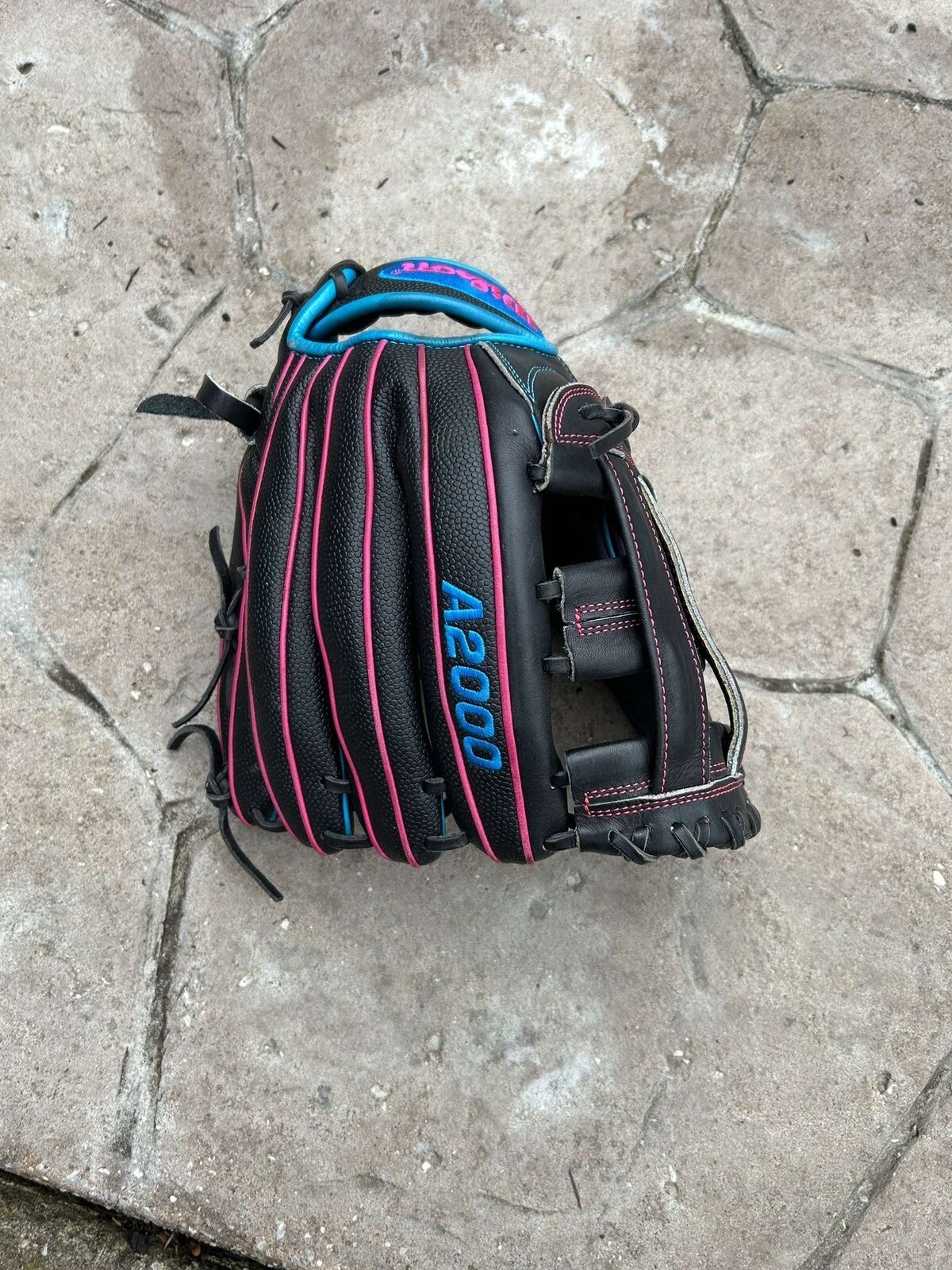 2021 A2000 1786SS Miguel Rojas 'Miami Nights Baseball Glove Left Handed Outfield