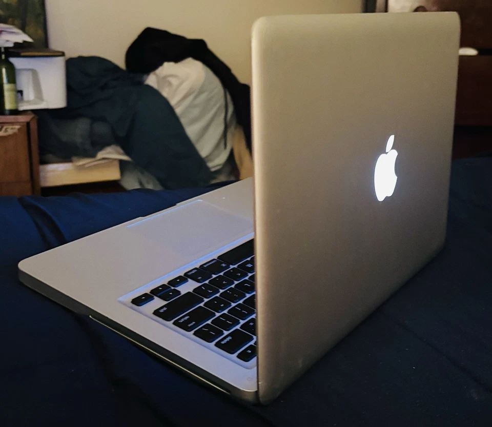 2008 MacBook A1278 PRO/now Chromebook Flex—INTEL CORE 2 DUAL 4GB  120g  - Image 4 of 4