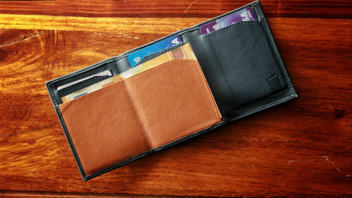 ONE ONLY! JUST £39.99! The Hi-Jak Wallet - Secret Tannery - Mentalism Magic NEW. - Foto 1 di 1