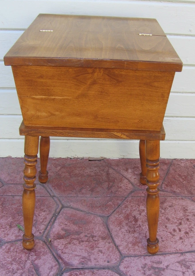 VINTAGE FARMHOUSE COTTAGE WOOD DOUGH BOX END TABLE SEWING BOX FLIP TOP HINGE LID - Image 4 of 4