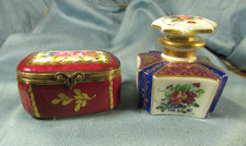 Petite boite et flacon anciens  dans le goûtde la porcelaine de Paris? Sèvres?
