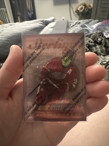 Sergei Fedorov [Refractor] #95 1995 Finest card