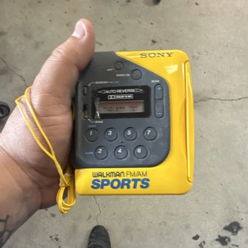 Sony Walkman FM/AM Sports Yellow Cassette Player Auto Reverse