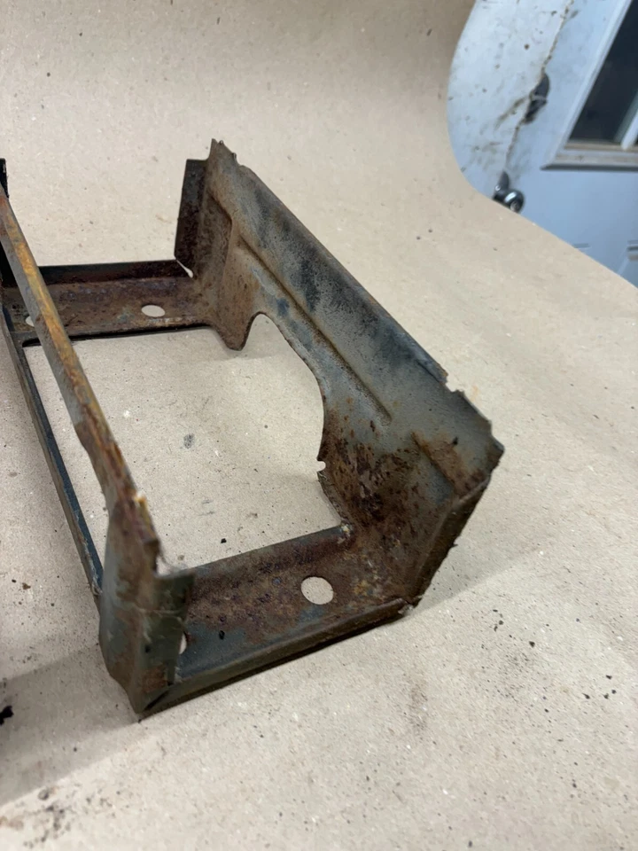 65 Oldsmobile Cutlass Supreme F85 1965 luz trasera soportes ligeros soportes montajes Foto 2 de 4