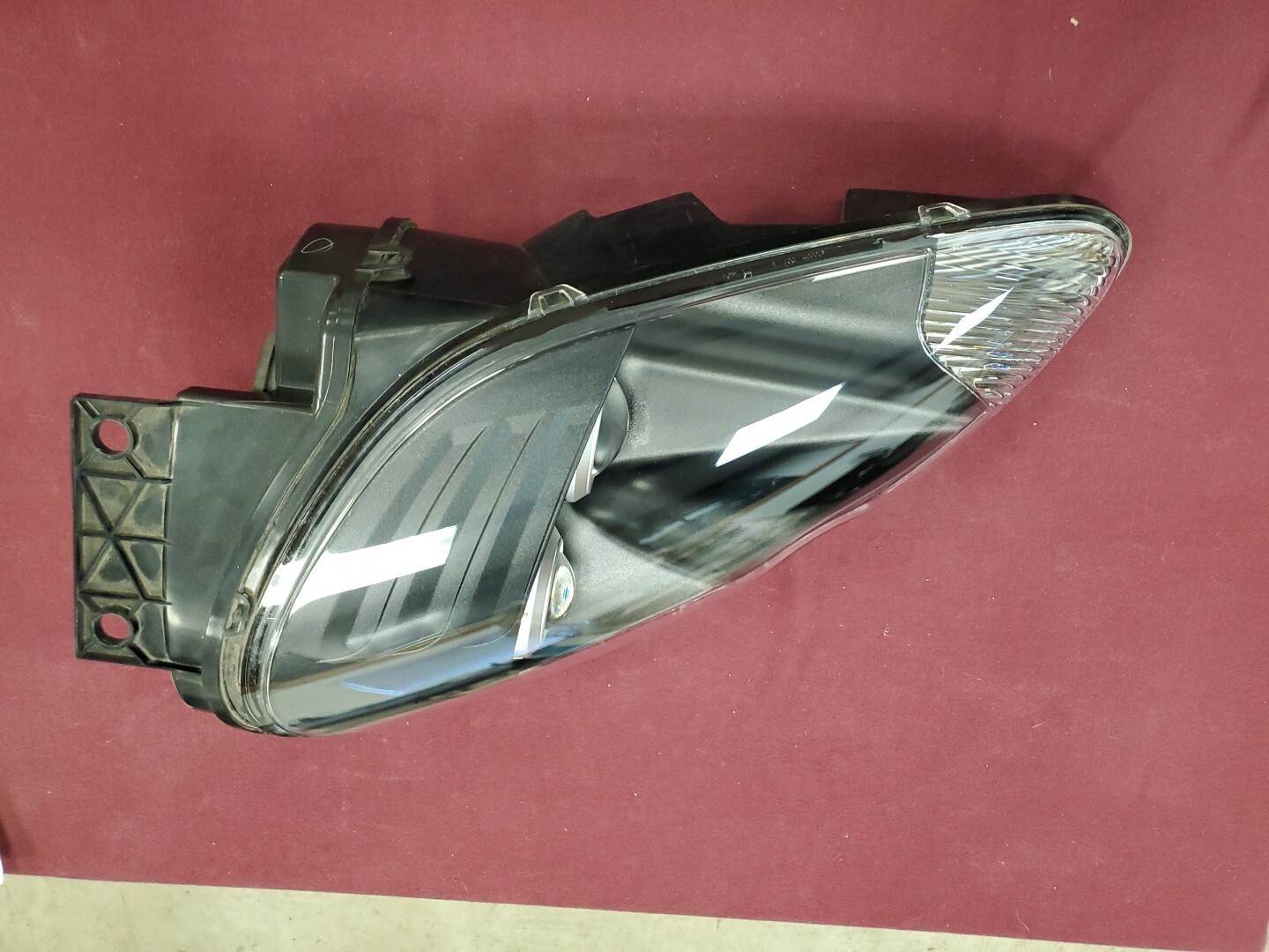 ASTON MARTIN HEADLIGHT RIGHT SIDE 2004 to 2012 Part # 4G43-13W029-CA OEM USED