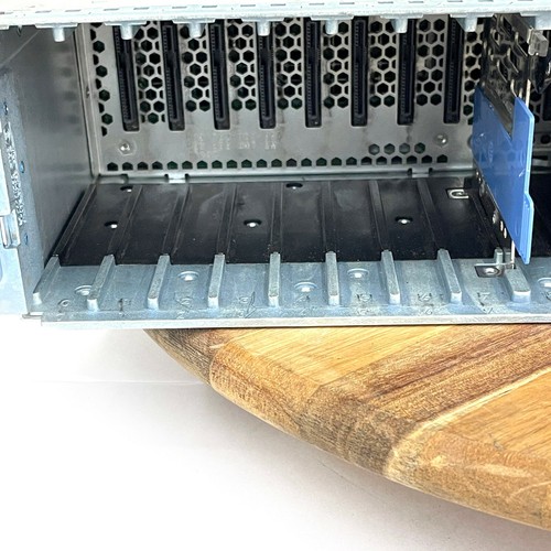 EMC SAE Hard Disk Expansion Array for 25x 2.5" SAS Drive, w/ Controllers & PSUs - Picture 10 of 12