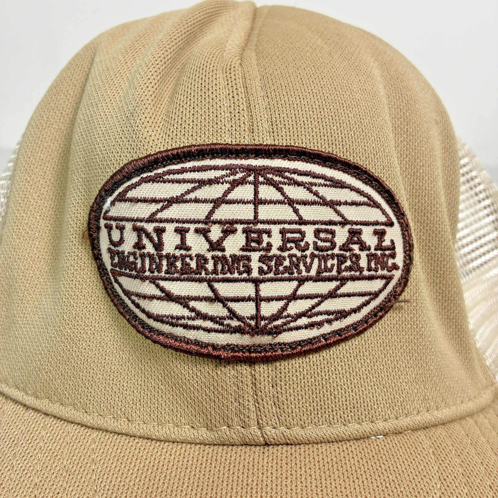 Vintage Universal Engineering Services Trucker Sn… - image 3