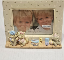 Adorable, Handpainted, vintage Holson MUSICIAN Kitty cats 5 x 3 picture frame