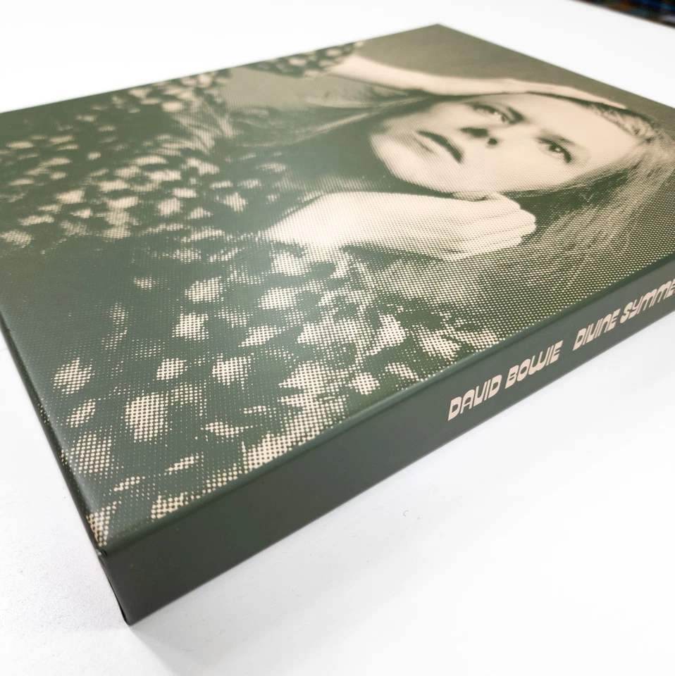David Bowie Divine Symmetry Box Set | 4 CD + Blu-Ray + 100-S. Buch | Parlophone - Bild 2 von 4