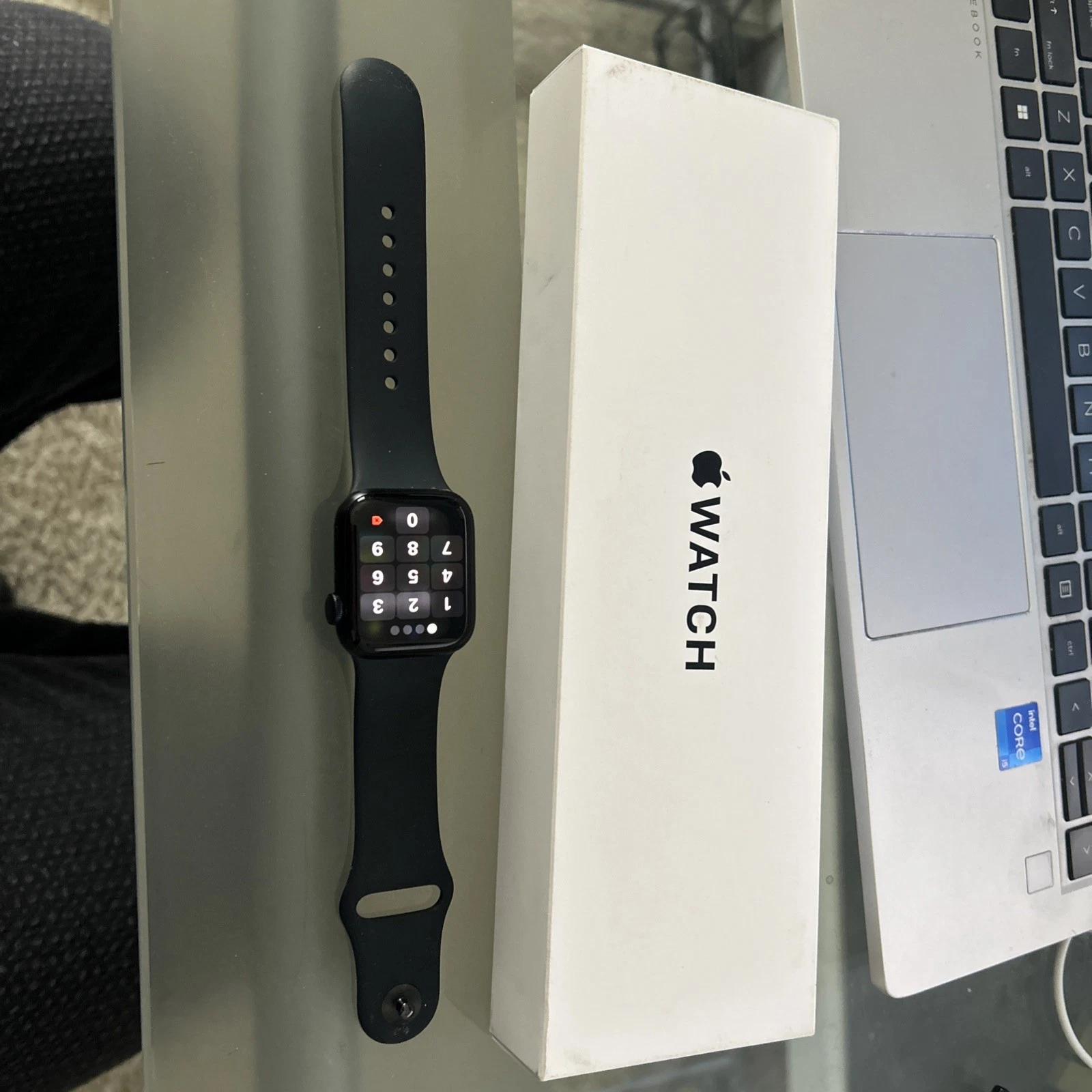 Apple Watch SE 2 40mm Midnight Aluminum - Midnight Sport Band MXE73LL/A